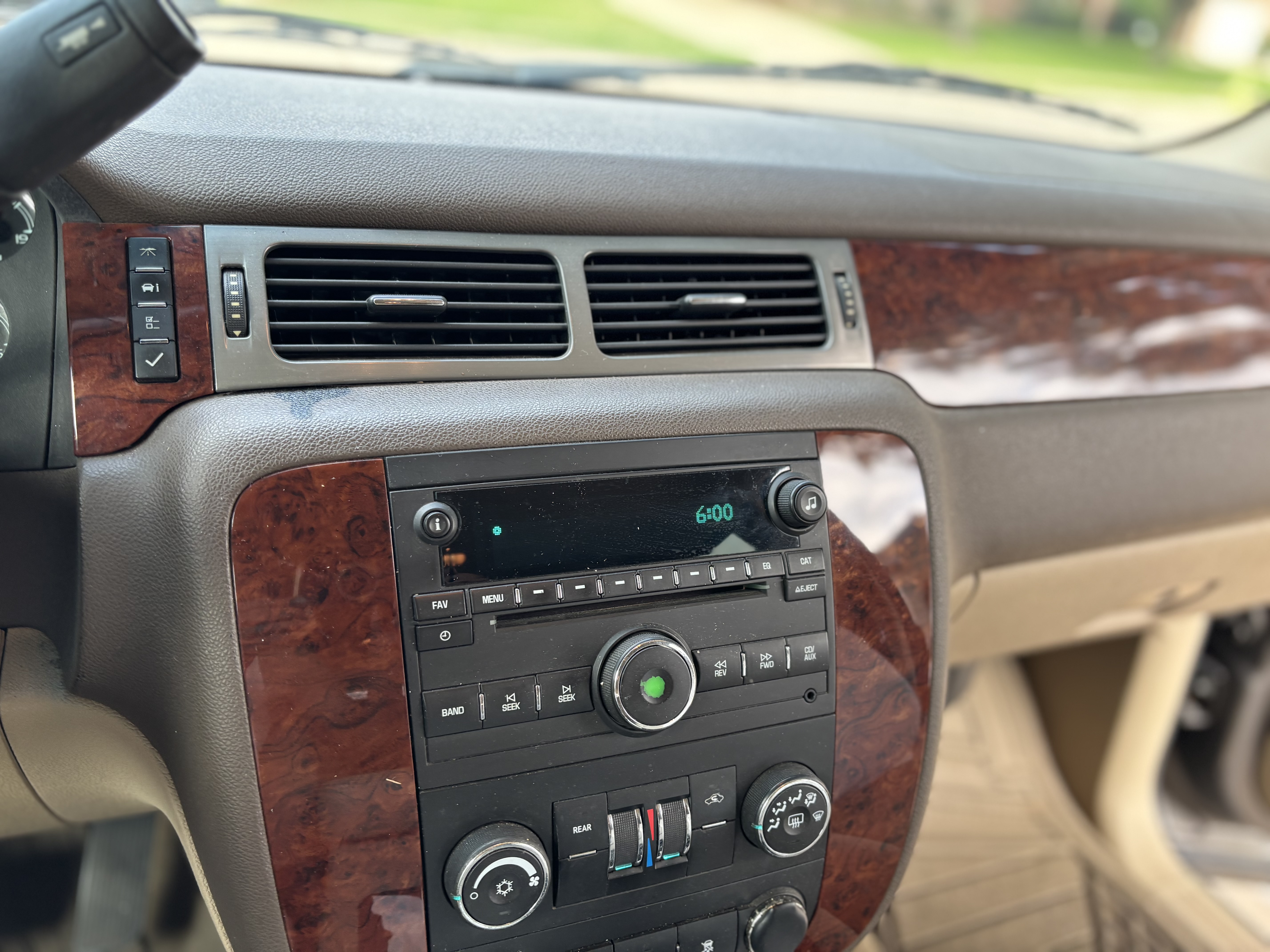 Used 2011 Chevrolet Tahoe LS w/ Convenience Package RWD image 8