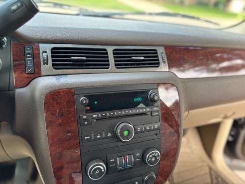 Used 2011 Chevrolet Tahoe LS w/ Convenience Package RWD image 8