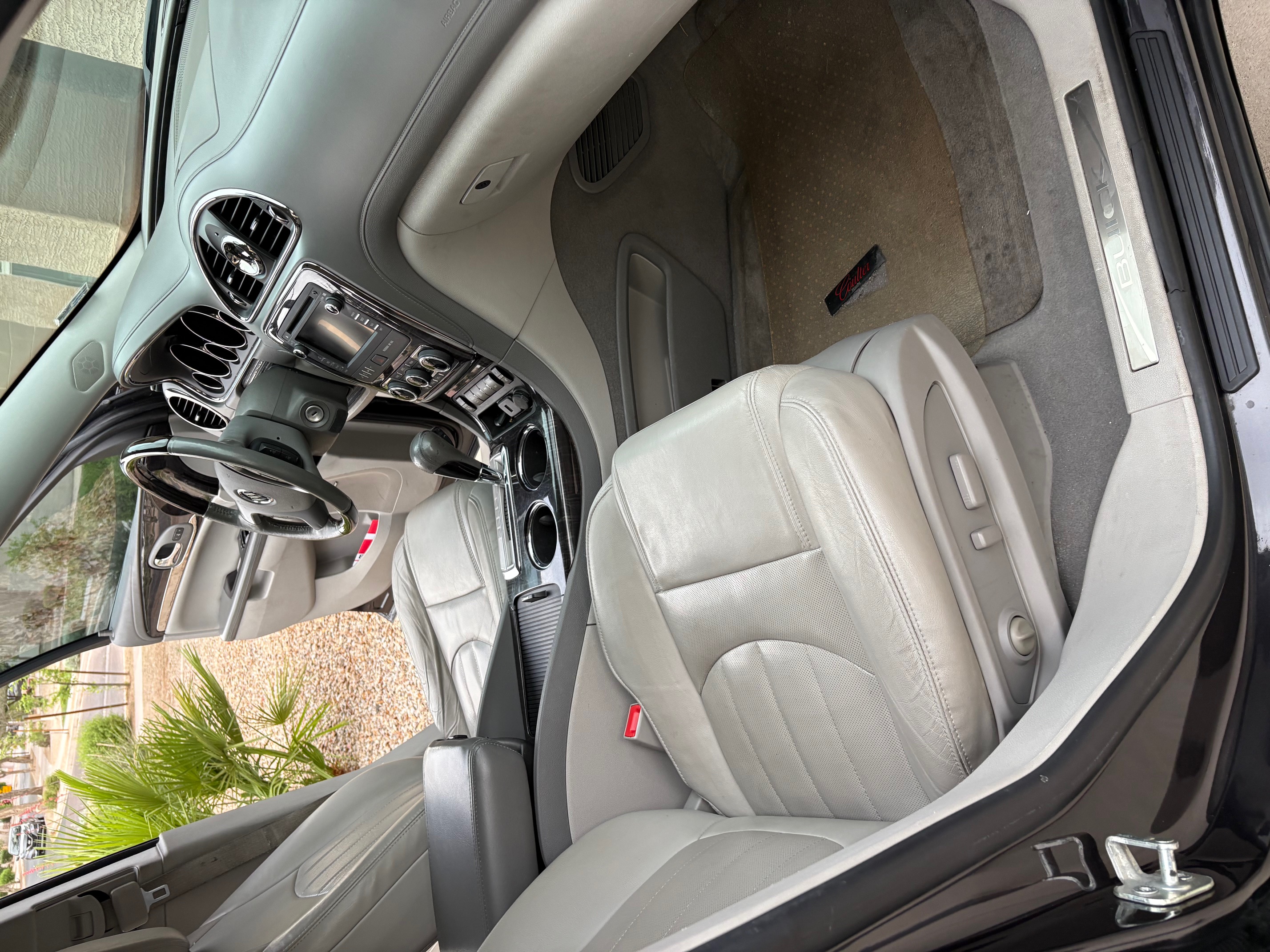 Used 2015 Buick Enclave Leather w/ Trailering Package FWD image 2