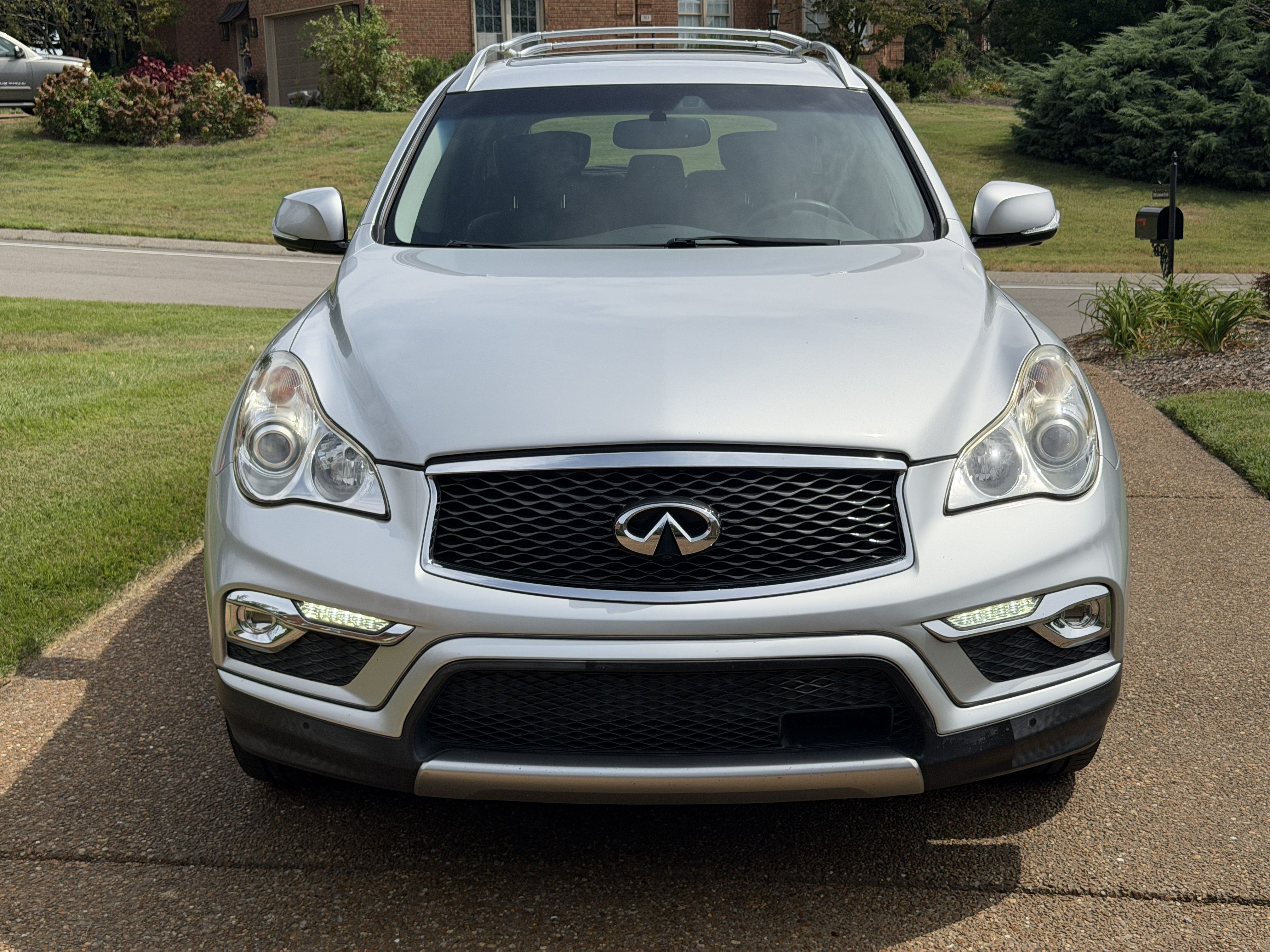 Used 2017 INFINITI QX50 AWD w/ Technology Package image 2