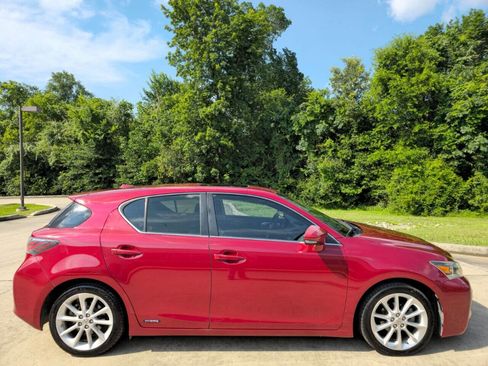 Used 2013 Lexus CT 200h image 22