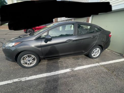 Used 2017 Ford Fiesta SE FWD image 4