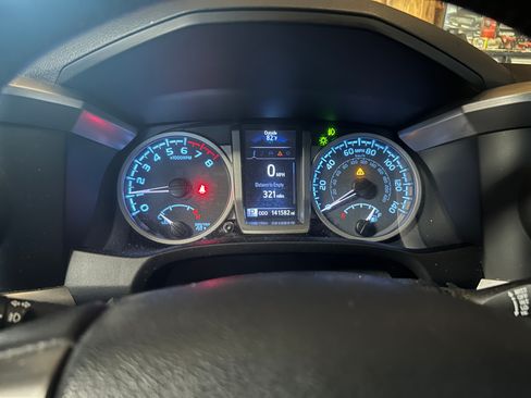 Used 2017 Toyota Tacoma SR5 RWD image 6