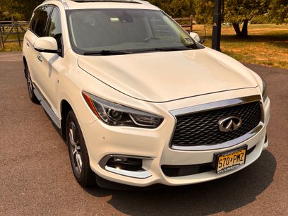 Used 2019 INFINITI QX60 Luxe w/ Essential Package
