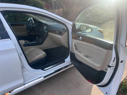 Used 2015 Hyundai Sonata Limited w/ Option Group 06 image 9