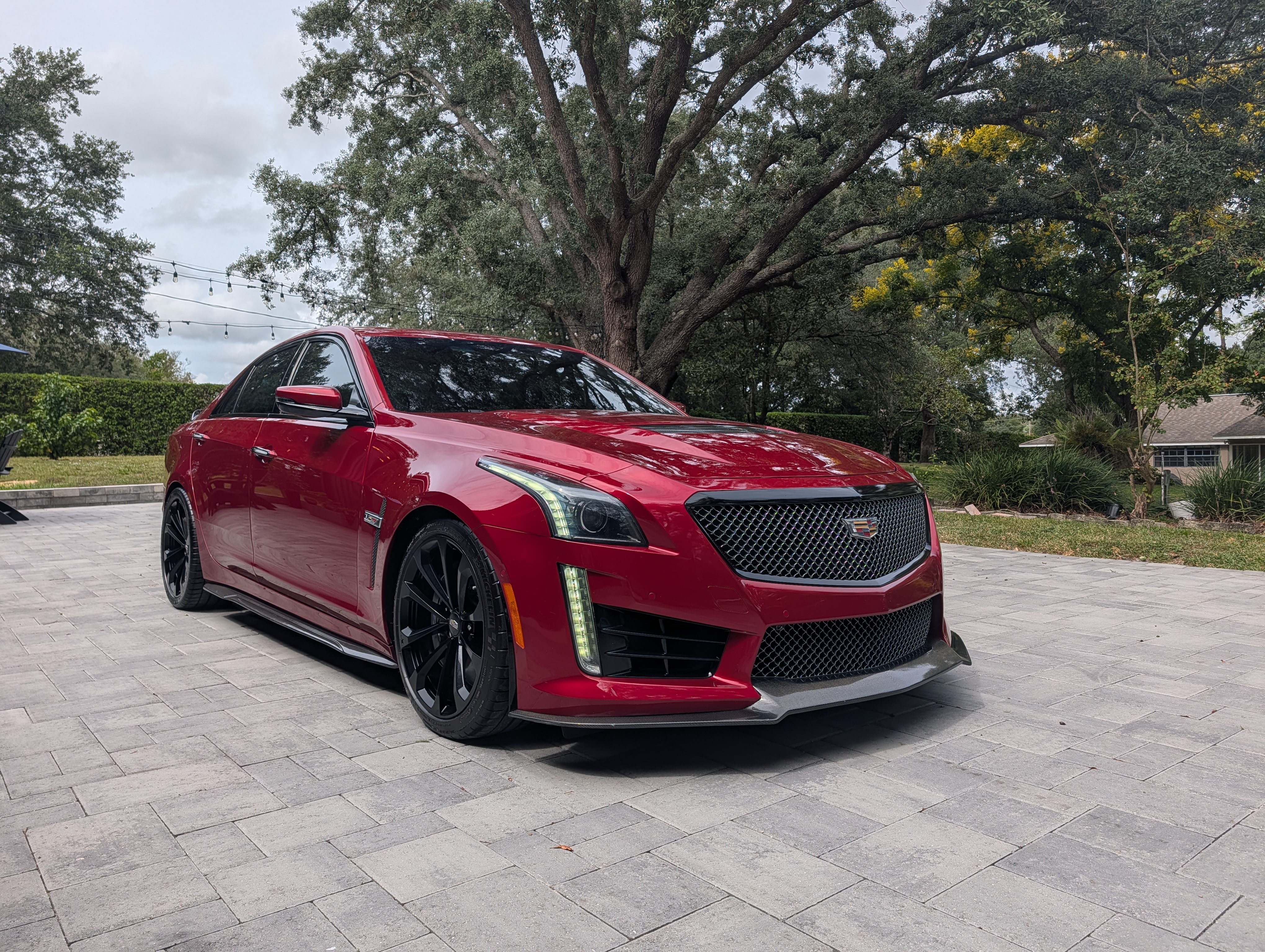 Used 2017 Cadillac CTS V w/ Luxury Package RWD image 2