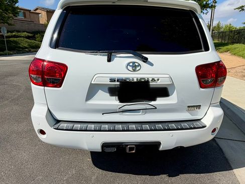 Used 2016 Toyota Sequoia SR5 w/ Premium Package AWD/4WD image 5