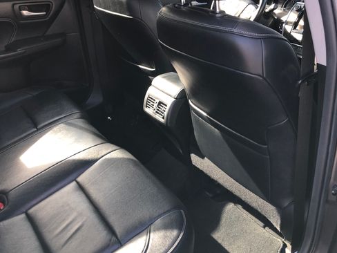 Used 2016 Toyota Camry XLE image 12