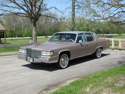 Used 1992 Cadillac Brougham RWD image 31