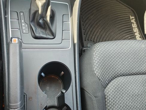 Used 2014 Volkswagen Passat 1.8T S image 10