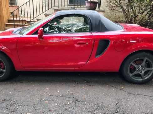 Used 2001 Toyota MR2 RWD image 6