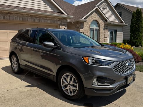 Used 2023 Ford Edge SEL w/ Convenience Package AWD/4WD image 1