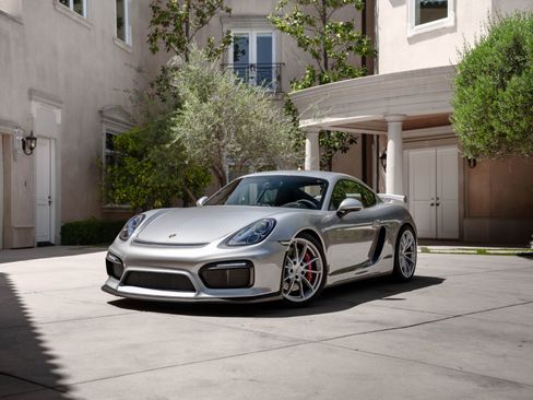 Used 2016 Porsche Cayman GT4 image 1
