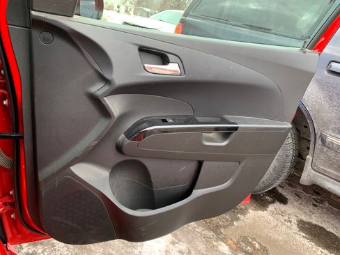 Used 2020 Chevrolet Sonic LT w/ Convenience Package image 9