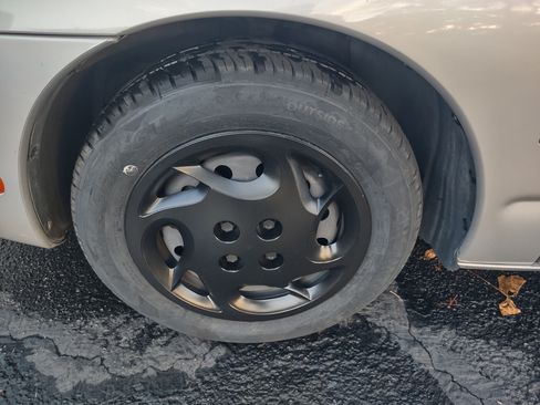 Used 1999 Saturn S-Series SC2 image 40