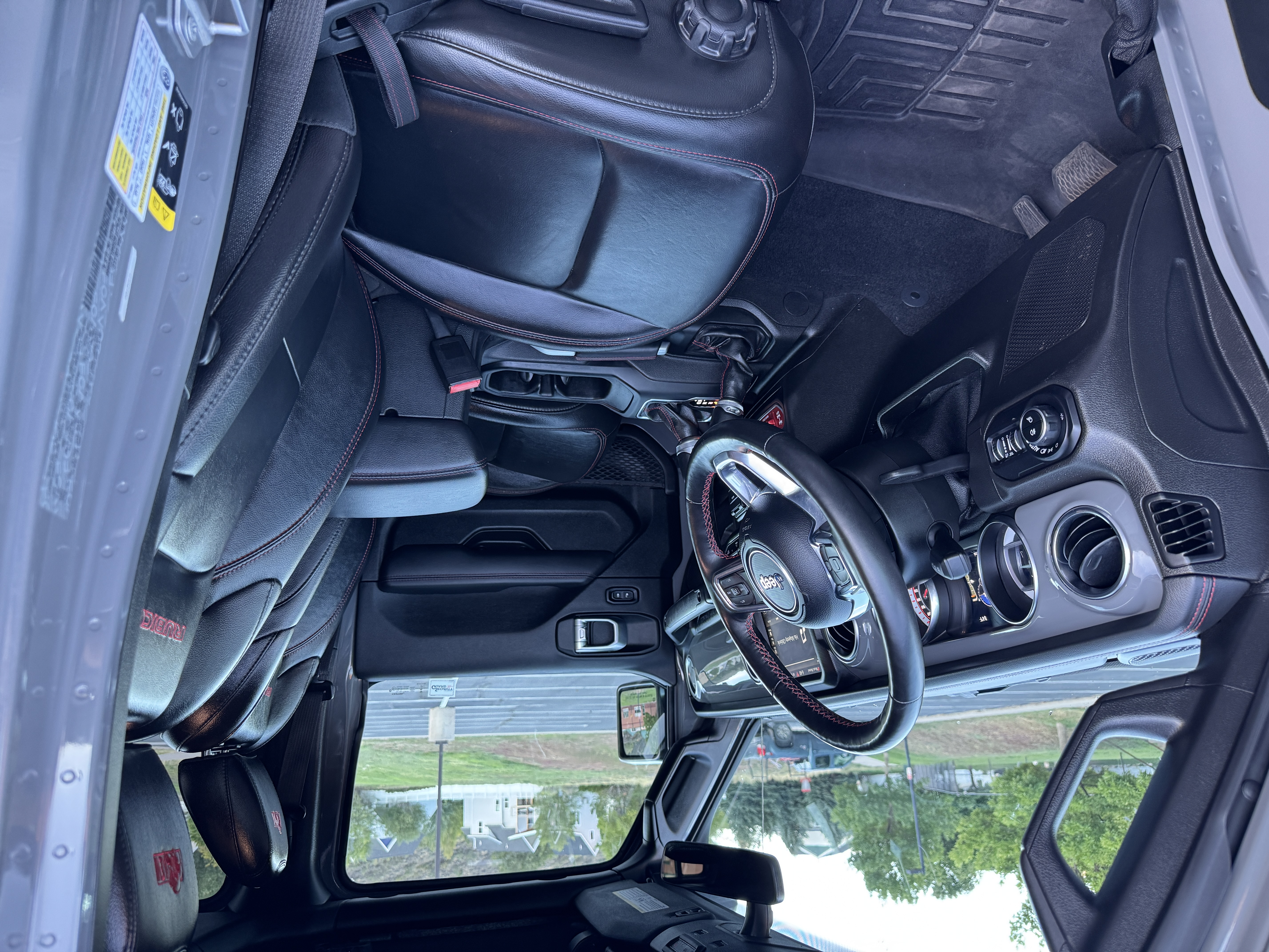 Used 2021 Jeep Gladiator Rubicon AWD/4WD image 14