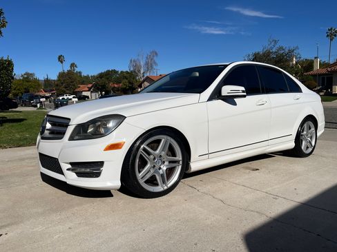 Used 2013 Mercedes-Benz C 300 4MATIC Sedan image 2