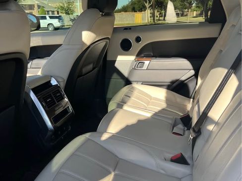 Used 2020 Land Rover Range Rover Sport HSE image 8