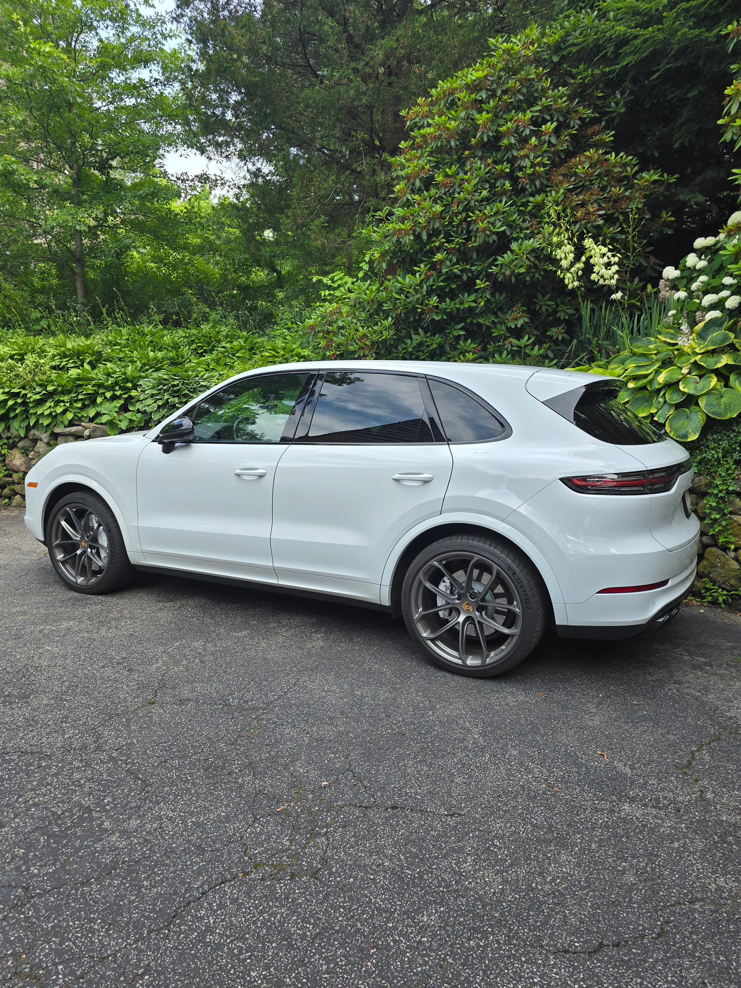 Used 2021 Porsche Cayenne Turbo AWD/4WD image 1