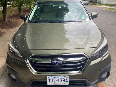 Used 2018 Subaru Outback 2.5i Premium AWD/4WD image 2