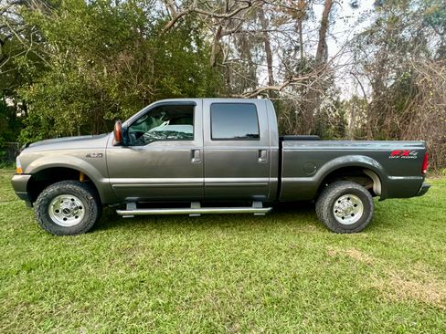 Used 2004 Ford F250 XLT image 8
