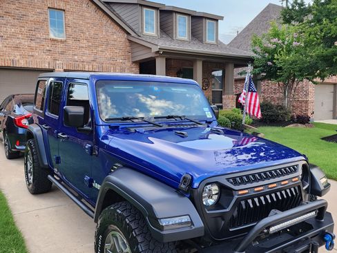 Used 2018 Jeep Wrangler Unlimited Sport image 8
