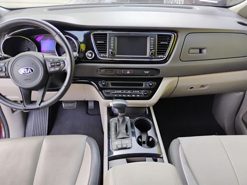 Used 2018 Kia Sedona EX image 5