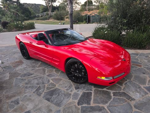 Used 2003 Chevrolet Corvette Convertible 2D w/ Preferred Equipment Group1 image 6