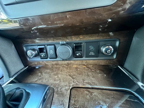 Used 2014 INFINITI QX80 2WD w/ Deluxe Touring Package image 24