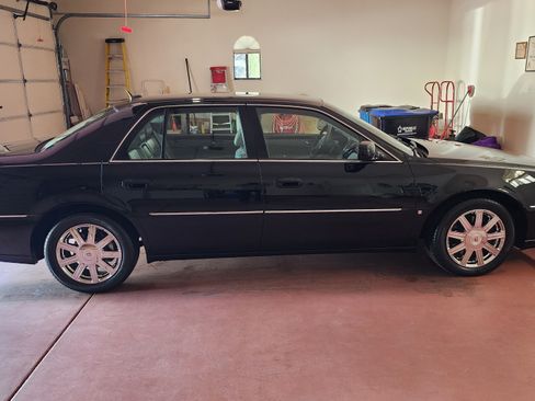 Used 2008 Cadillac DTS Performance image 10