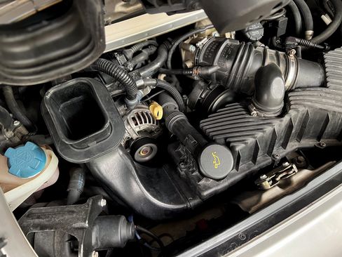 Used 2003 Porsche 911 Carrera image 18