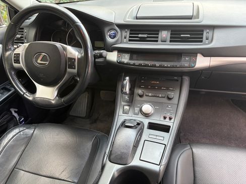 Used 2012 Lexus CT 200h Premium w/ Leather Pkg image 19