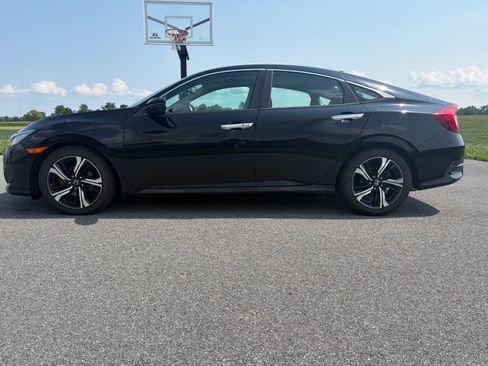 Used 2016 Honda Civic Touring image 12