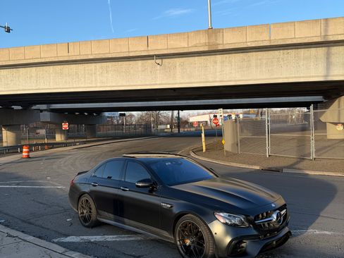 Used 2018 Mercedes-Benz E 63 AMG S image 10