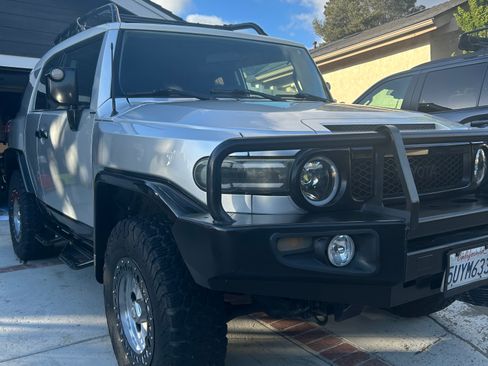 Used 2007 Toyota FJ Cruiser 4WD image 2