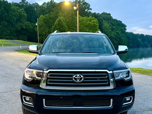 Used 2019 Toyota Sequoia Limited AWD/4WD image 6