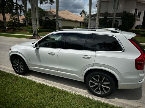 Used 2019 Volvo XC90 T6 Momentum w/ Protection Package Premier AWD/4WD image 6