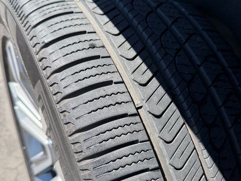 Used 2018 GMC Yukon Denali w/ Denali Ultimate Package image 16