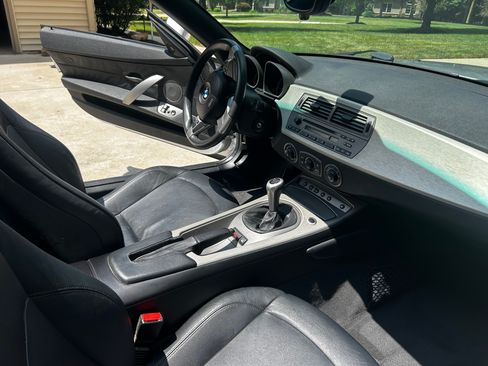 Used 2004 BMW Z4 3.0i RWD image 18