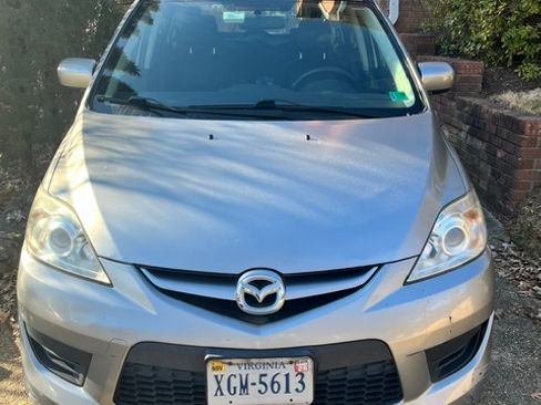 Used 2010 MAZDA MAZDA5 Sport FWD image 2