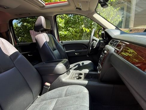 Used 2009 Chevrolet Silverado 1500 LTZ w/ Safety Package AWD/4WD image 5