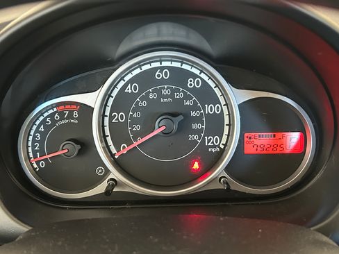 Used 2014 MAZDA MAZDA2 Sport FWD image 13