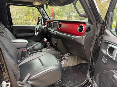Used 2021 Jeep Gladiator Rubicon w/ LED Lighting Group image 16