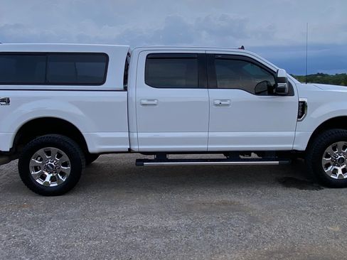 Used 2019 Ford F250 Lariat w/ Lariat Ultimate Package AWD/4WD image 2