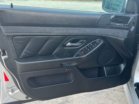 Used 2002 BMW 540i Sedan image 17