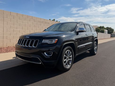 Used 2014 Jeep Grand Cherokee Limited w/ Luxury Group II AWD/4WD image 4