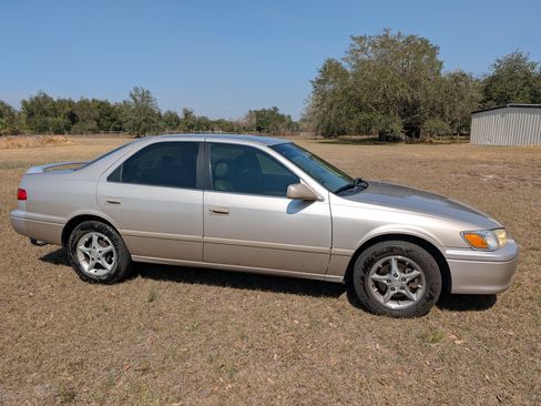 Used 2001 Toyota Camry LE image 4
