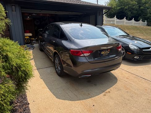 Used 2015 Chrysler 200 S w/ Navigation & Sound Group I FWD image 4