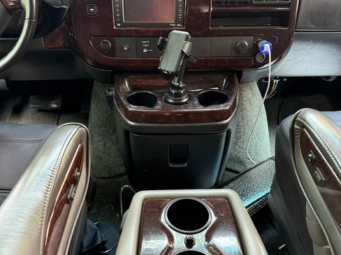 Used 2013 Chevrolet Express 2500 Extended Van 3D image 21