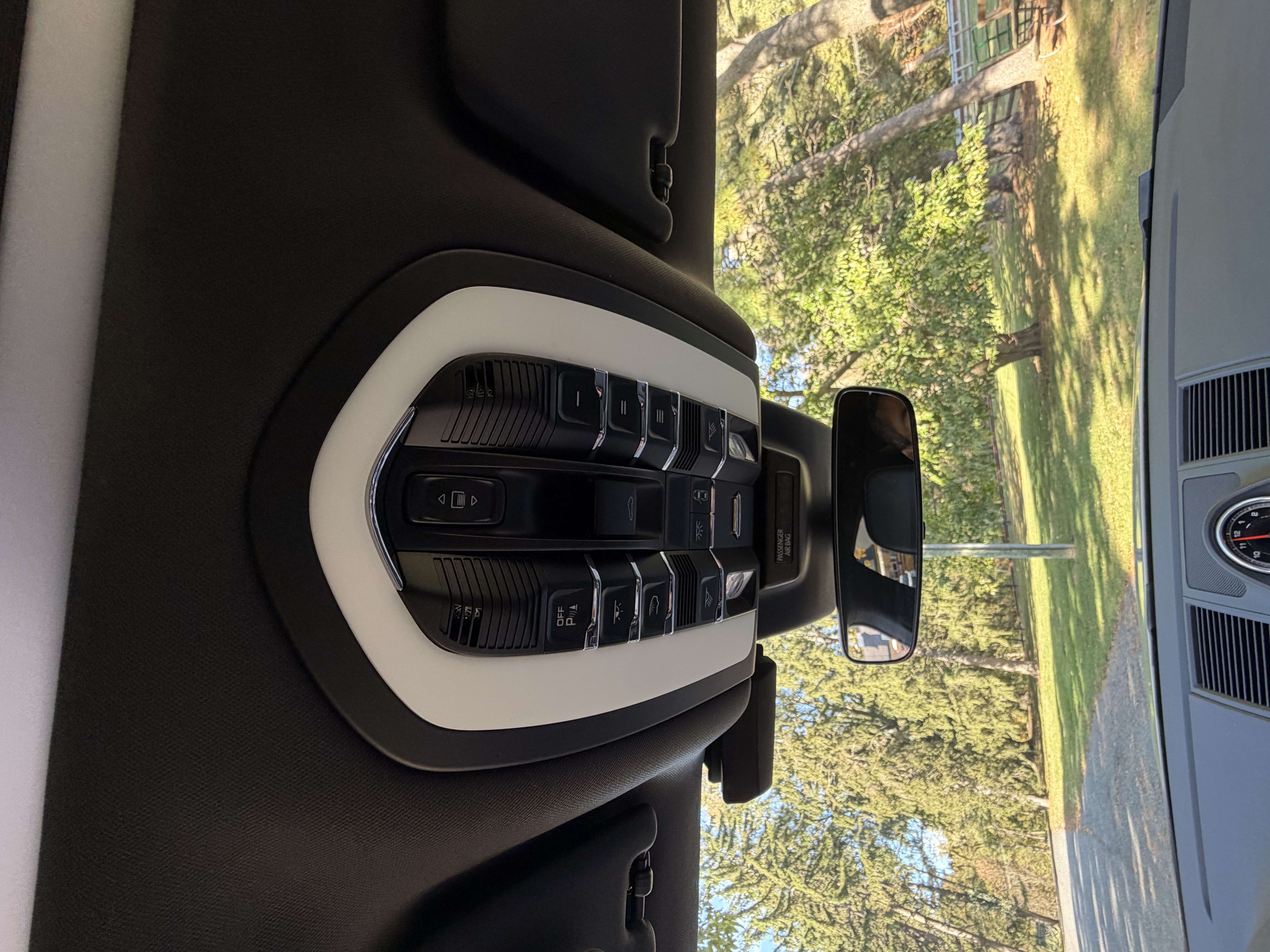 Used 2020 Porsche Macan S AWD/4WD image 27